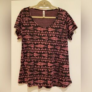 Lularoe Womens T-Shirt Black and Pink Short Cap Sleeve Scoop Neck Size: Large.